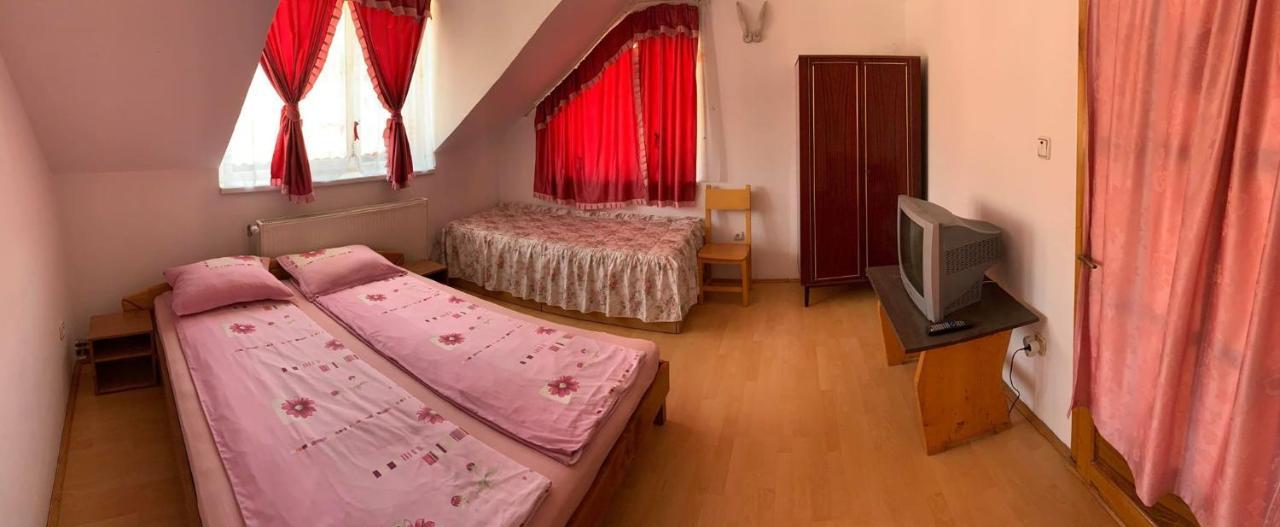 Casa Debora Hotel Hateg Luaran gambar